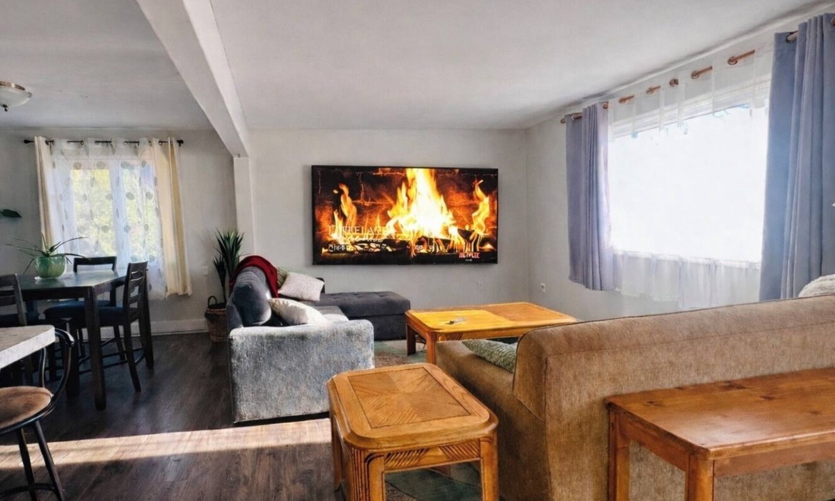 Valemount House | Mountain Joy Escape | Adventure Basecamp