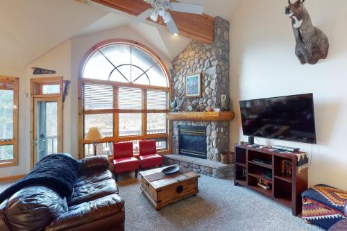 Four O'Clock House | Mountain Love