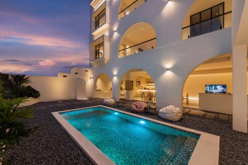 Dali Town Hotel | Mountain Resort Hotel