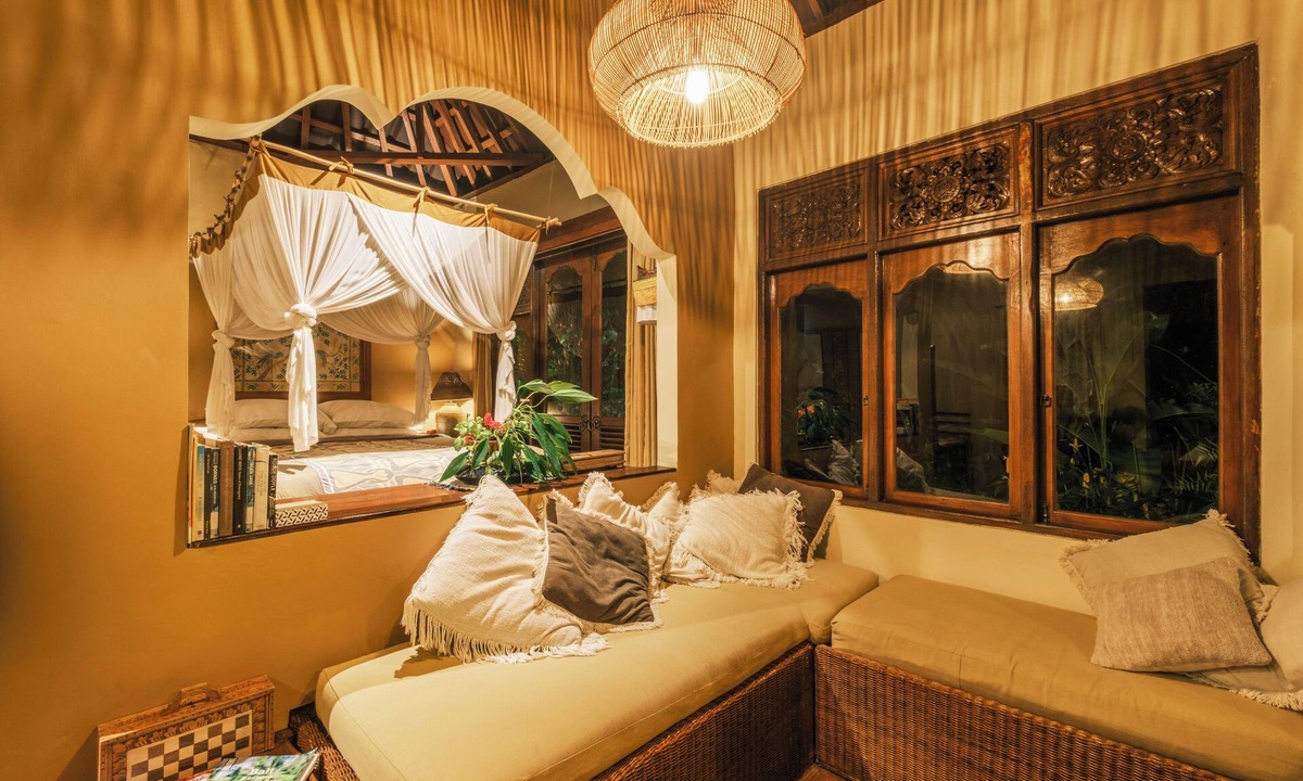 Selemadeg House | Mountain retreat perfect for couples. Beautiful natural views!