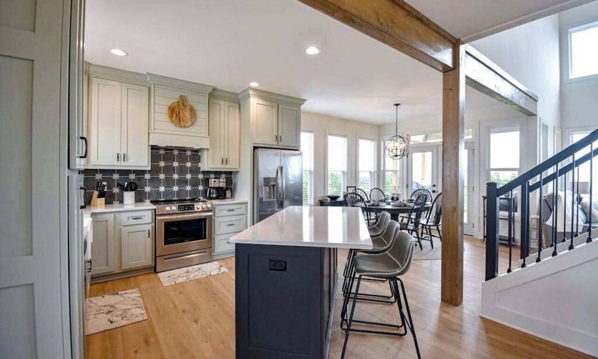 Clarkesville Cabin | Mountain Ridge Retreat