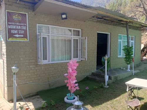 Laripora House | Mountain side homestay