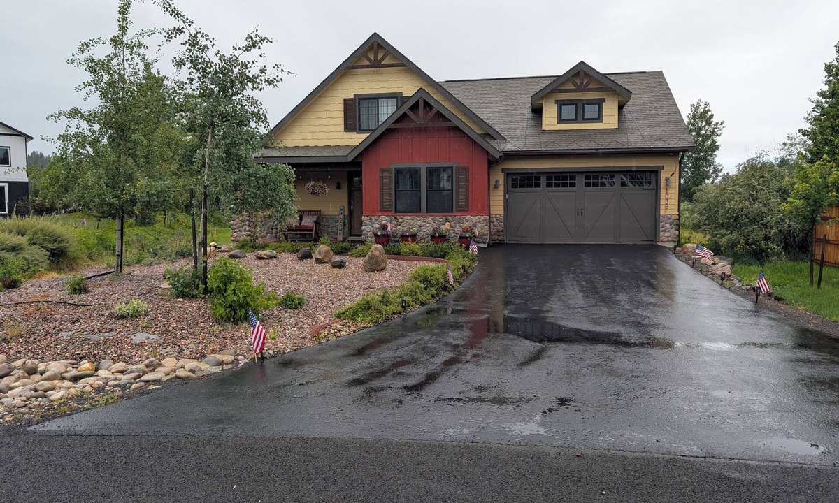 McCall House | Mountain Solar Home, sleeps 8