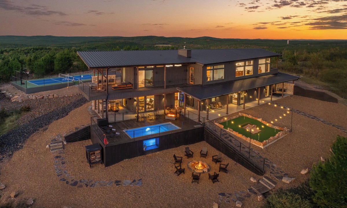 Broken Bow Cabin | Mountain-Top Cabin w Pool, Sport Court & Kiamichi Views| Perfect Summer Escape!