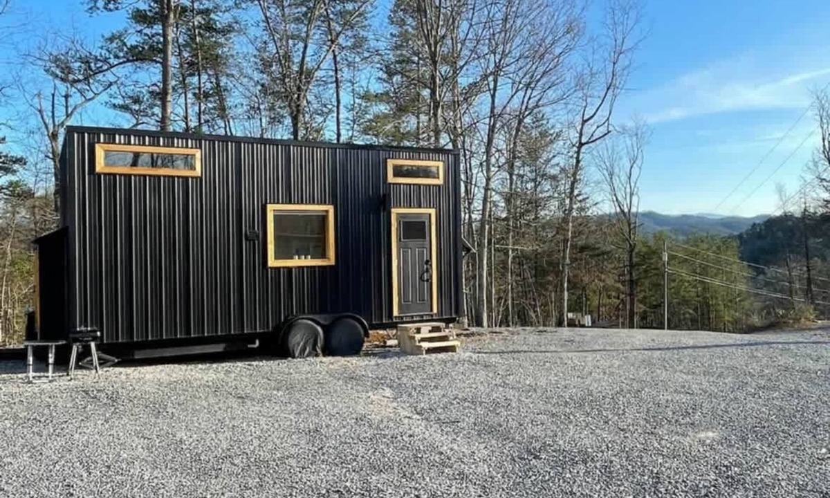 Sevierville House | Mountain Top Tiny House by Beyond Expectations: 1BR w/Mountain Views