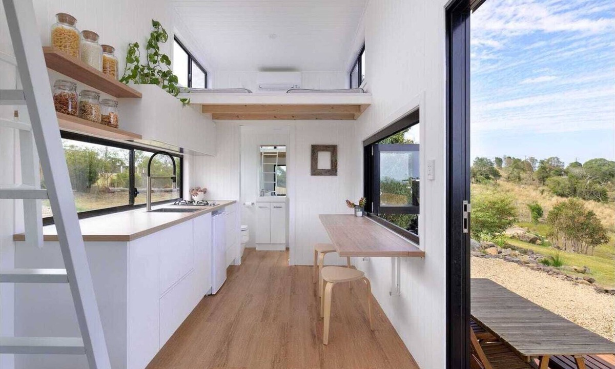 Shire of Tiaro Cottage | Mountain top tiny home - Hideaway in the country.