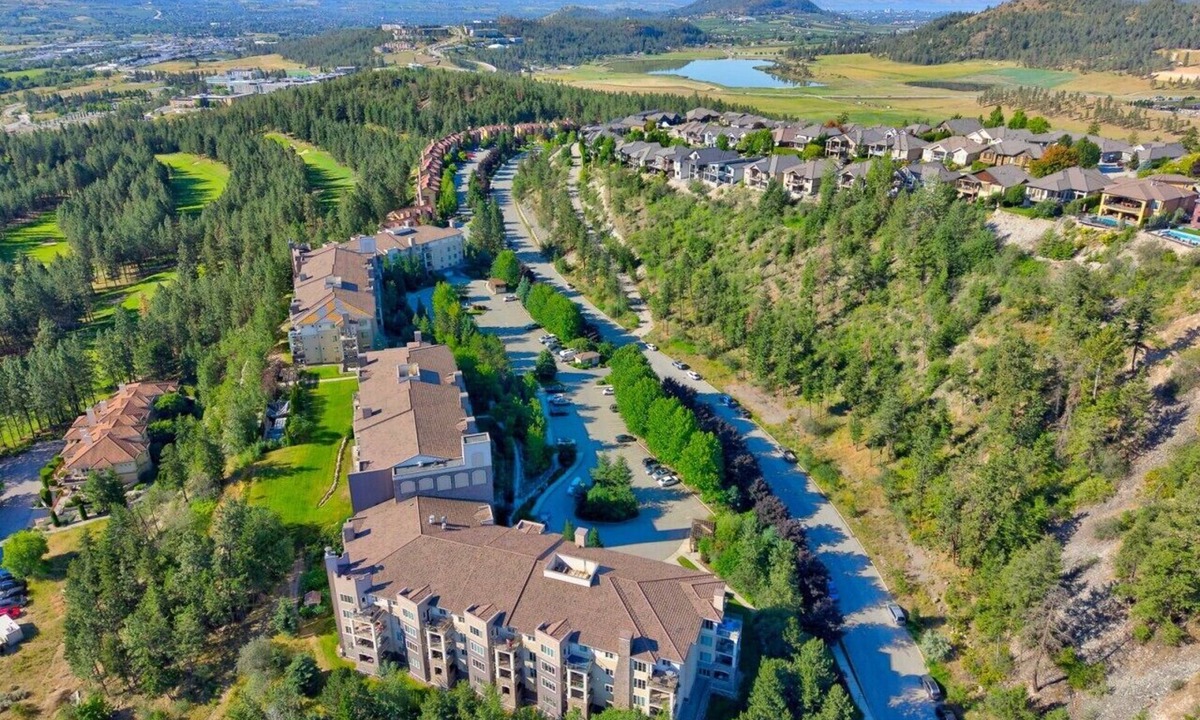 Quail Ridge Apartment | Mountain View 3 Bd | Pool, Hot Tub & Golf 2208