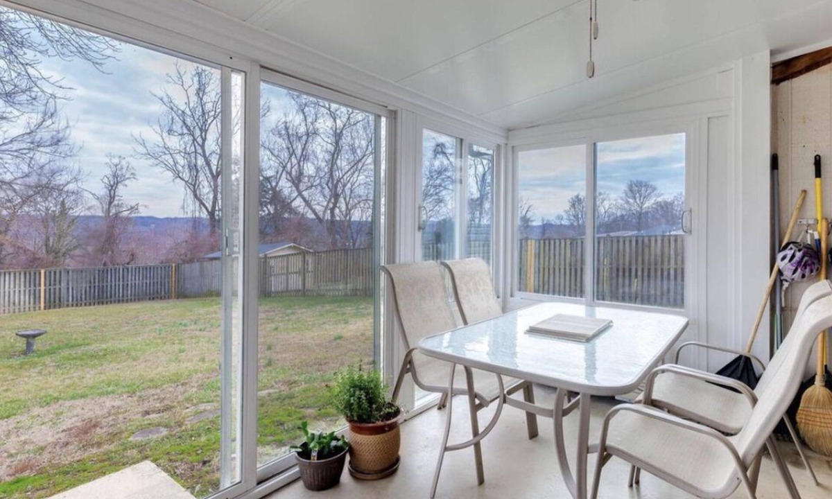 Fort Washington House | Mountain view 3 bedroom House near DC