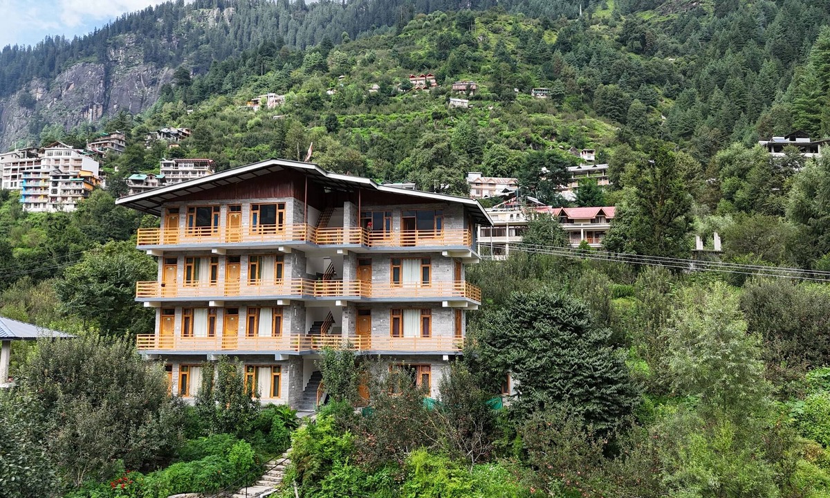 Vashist Bed & Breakfast | Mountain View -bedroom, bed & breakfast in welcoming Manali