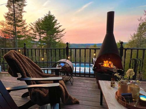 Prattsville Ski Chalet | Mountain View Chalet Ski, Hot Tub, Firepit, Games
