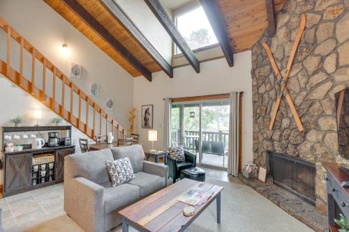 Sunriver House | Mountain-View Condo: Walk to Sunriver Resort