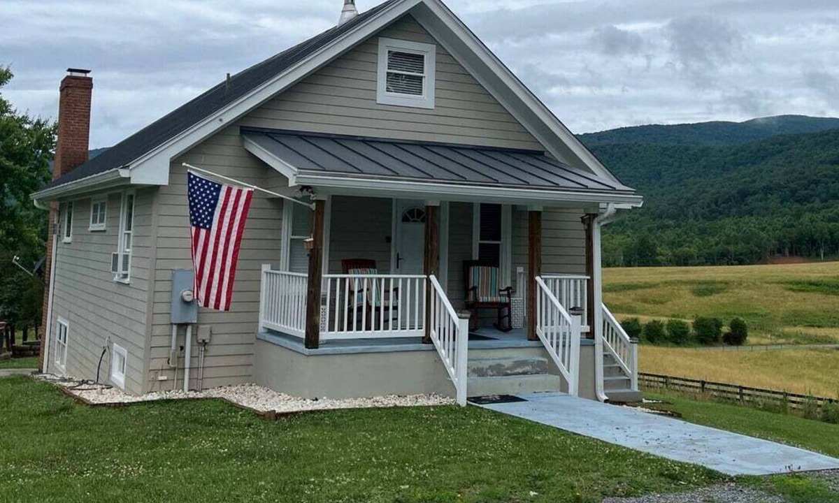 Stanardsville House | Mountain View Farmhouse