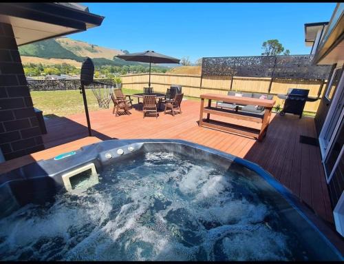 Ngongotaha House | Mountain view getaway