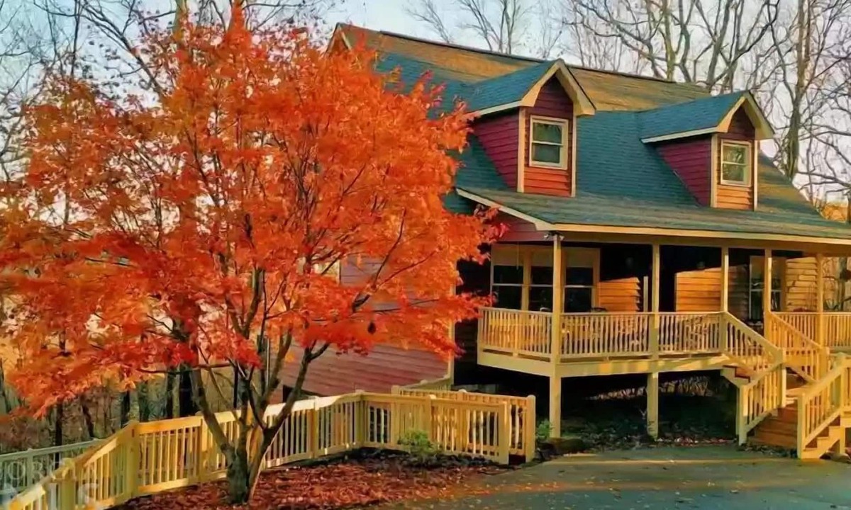 Tate Cabin | Mountain View, hot-tub, & 2 king beds! Close to many wineries!