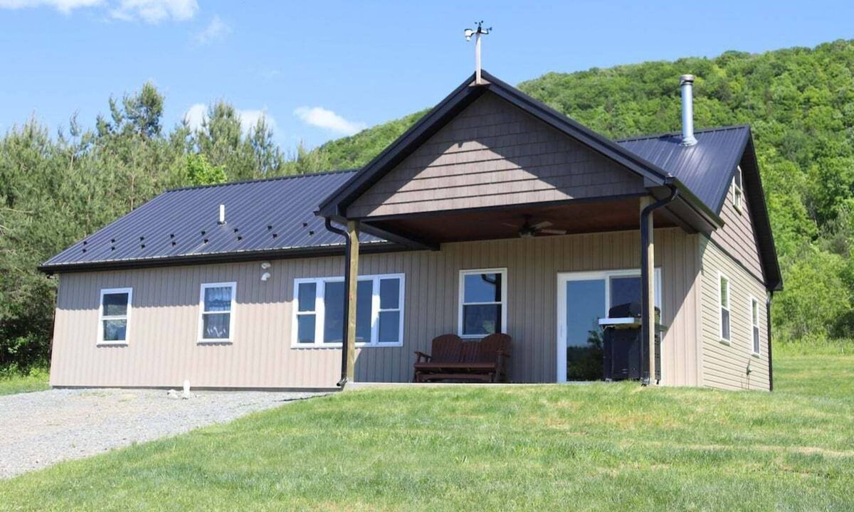 Beaver Dams House | Mountain View Lodge w/Pavilion & Fire Pit