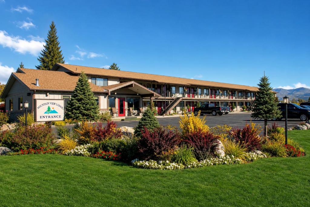 Wapato Point Hotel | Mountain View Lodge