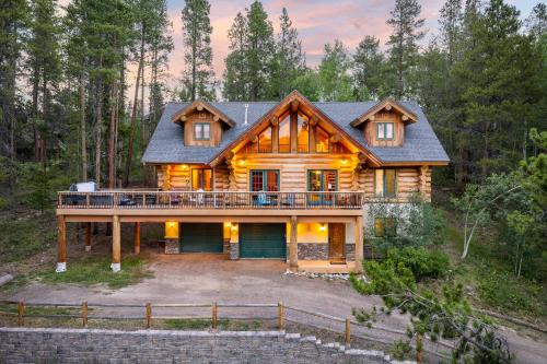 Fraser House | Mountain View Log Home I Private Hot Tub I Great Views I Activity Program