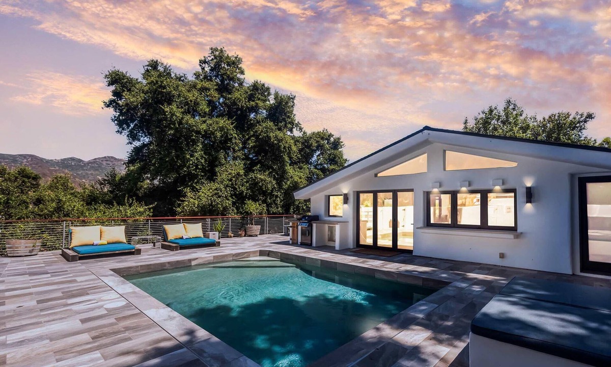 Malibu House | Mountain View Pool, Fire Pit & Outdoor Tub