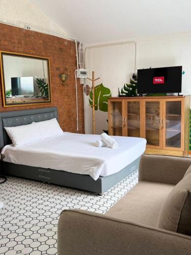 Nong Chaeng Apartment | Mountain View