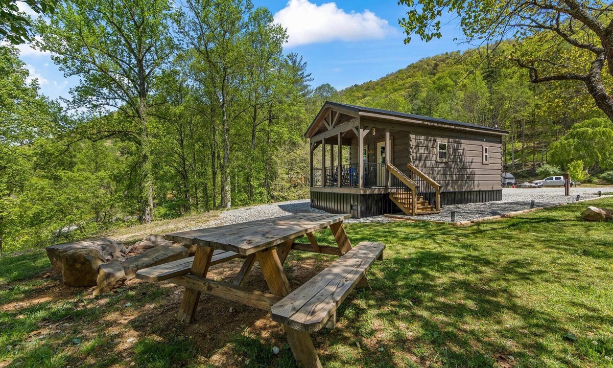 Bryson City Cabin | Mountain View Tiny Home Cabin Near Nantahala River