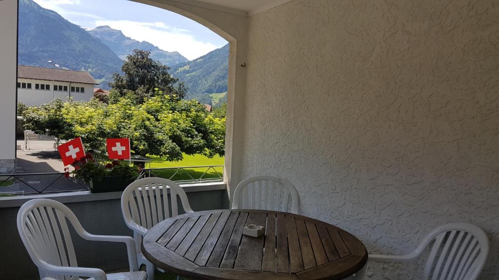 Matten bei Interlaken Apartment | Mountain Views