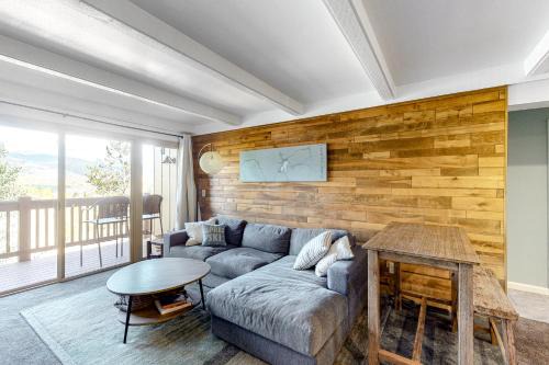 Wildernest Apartment | Mountain Views & Meadows