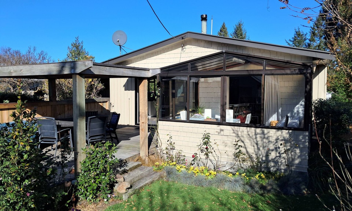 Hanmer Springs House | Mountain Views & Dog friendly on Woodbank