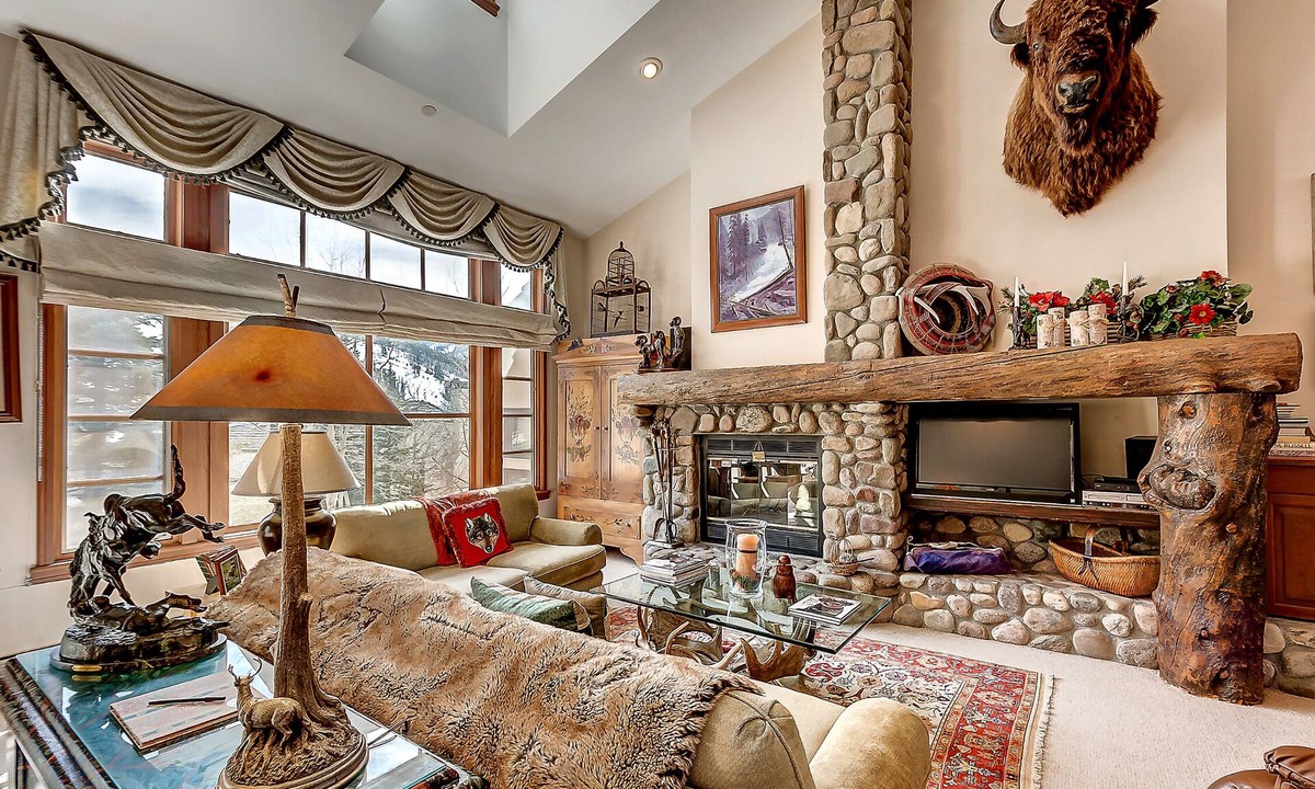 Beaver Creek House | Mountain Western style home by hot tubs & Village