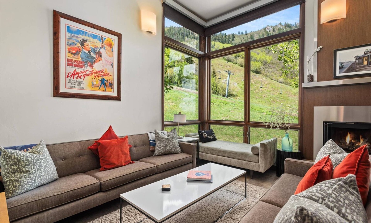 Aspen Condo | Mountainside Aspen Retreat! Balcony Views, Gas FP, W/D, Pool/Hot Tub & Garage Parking