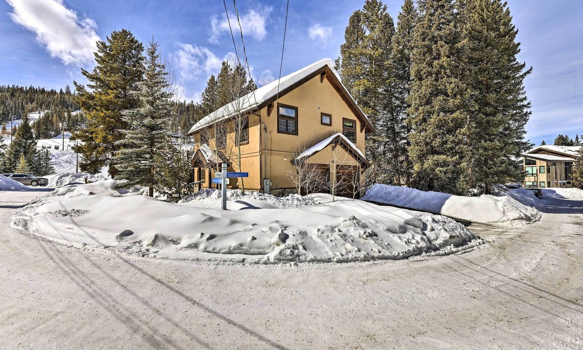 Old Town House | Mountainside Winter Park Ski Home w/Hot Tub