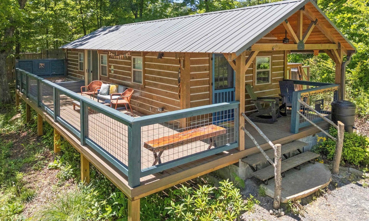 Lupton City Cabin | Mountaintop Retreat - central hiking & activities