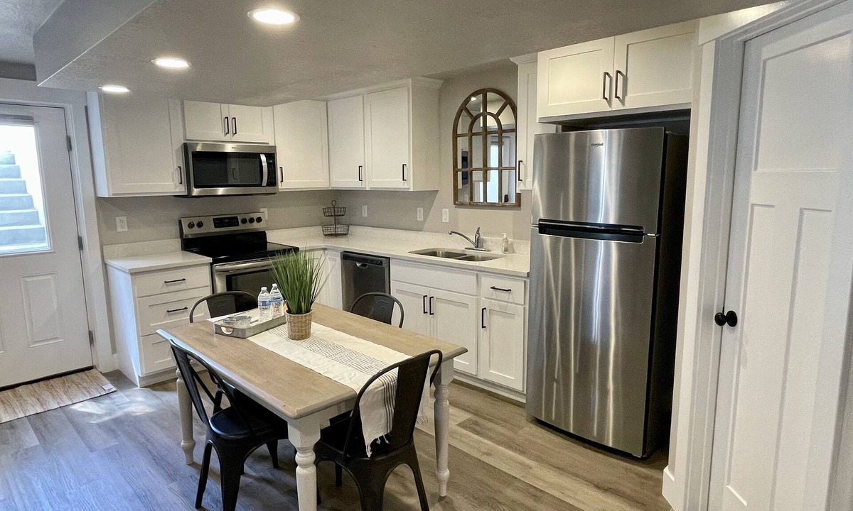 Mapleton Apartment | Mountainview Modern Farmhouse w/hot tub