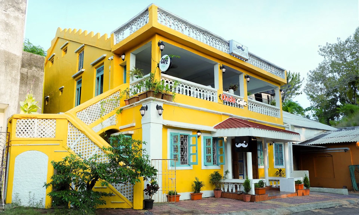 Daman Hostel | Moustache Daman