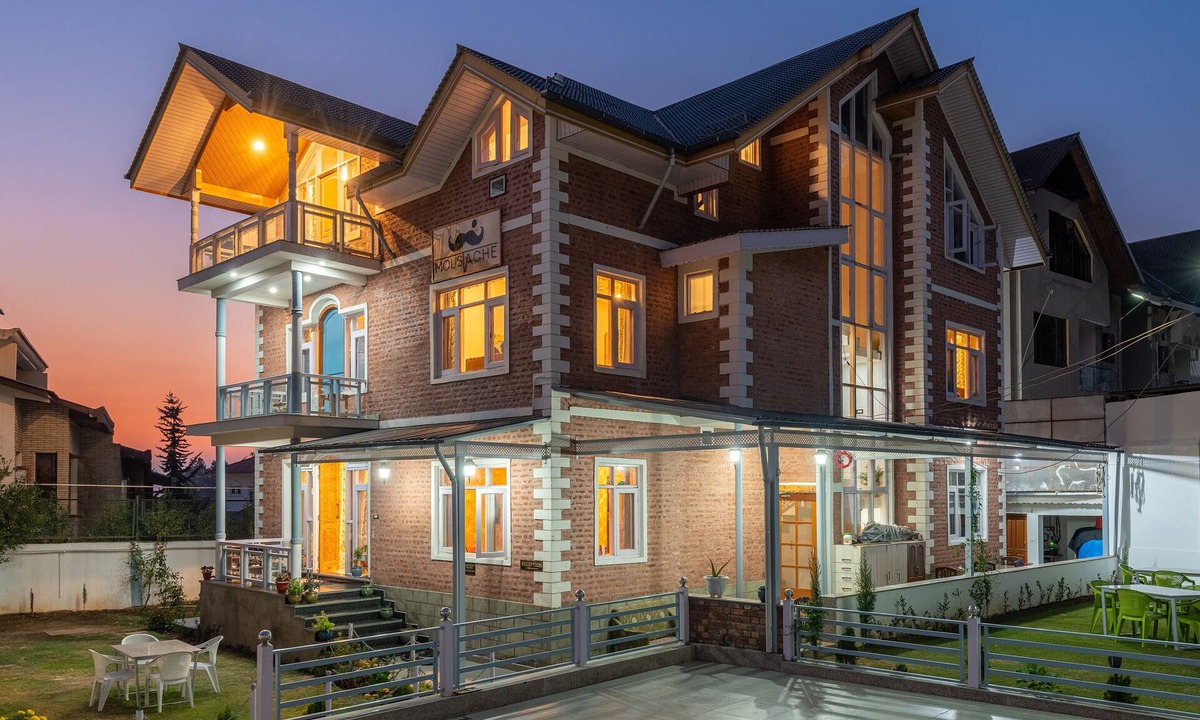Nishat-Shalimar Hostel | Moustache Srinagar
