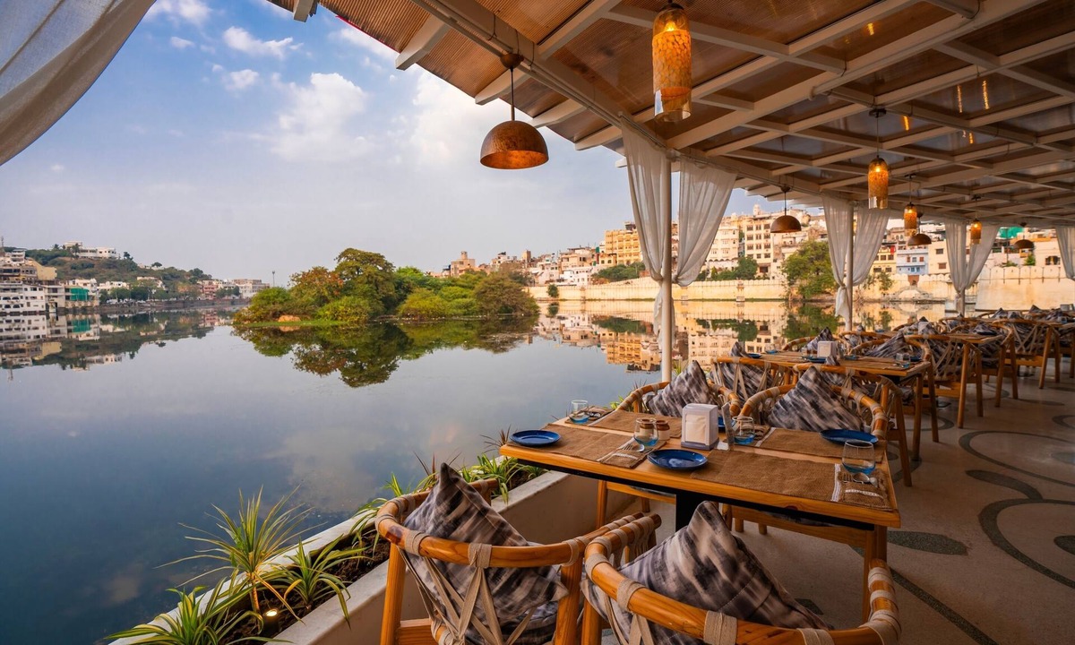 Lake Swaroop Sagar Hotel | Moustache Udaipur Verandah