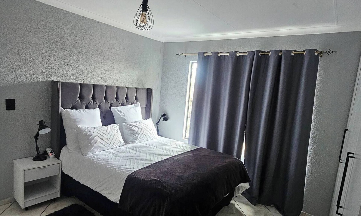 Rustenburg House | Moutain Ridge Lux Stay