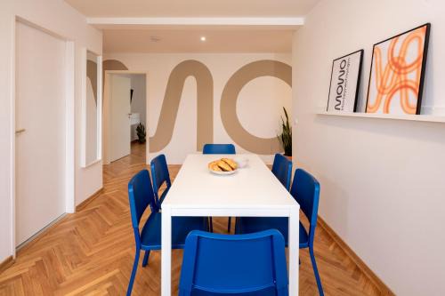 Kitzingen Apartment | MOWO Marshall 16 - Apartmenthaus Kitzingen - großzügige Wohnungen für je 4-8 Personen mit Balkon