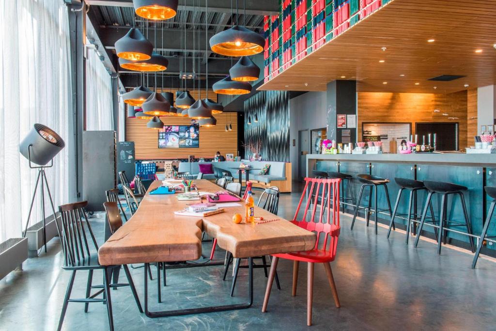 Dyce Hotel | Moxy Aberdeen Airport