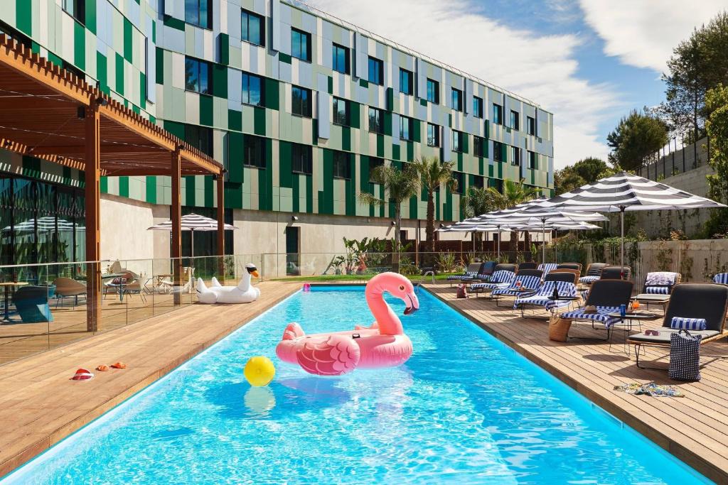 Biot Hotel | Moxy Antibes Sophia Antipolis