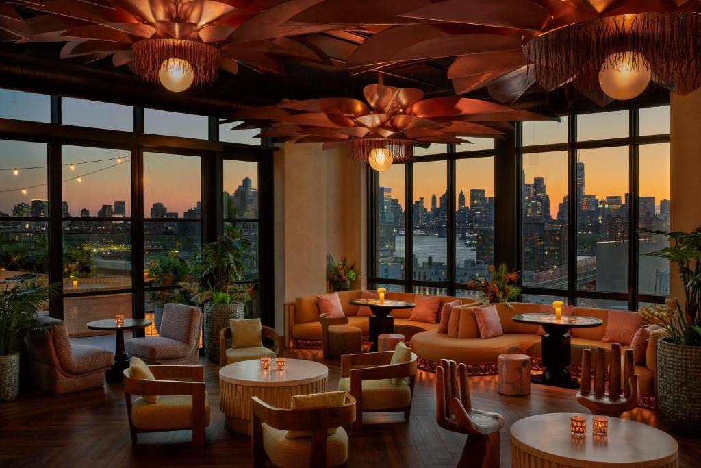 Williamsburg Hotel | Moxy Brooklyn Williamsburg