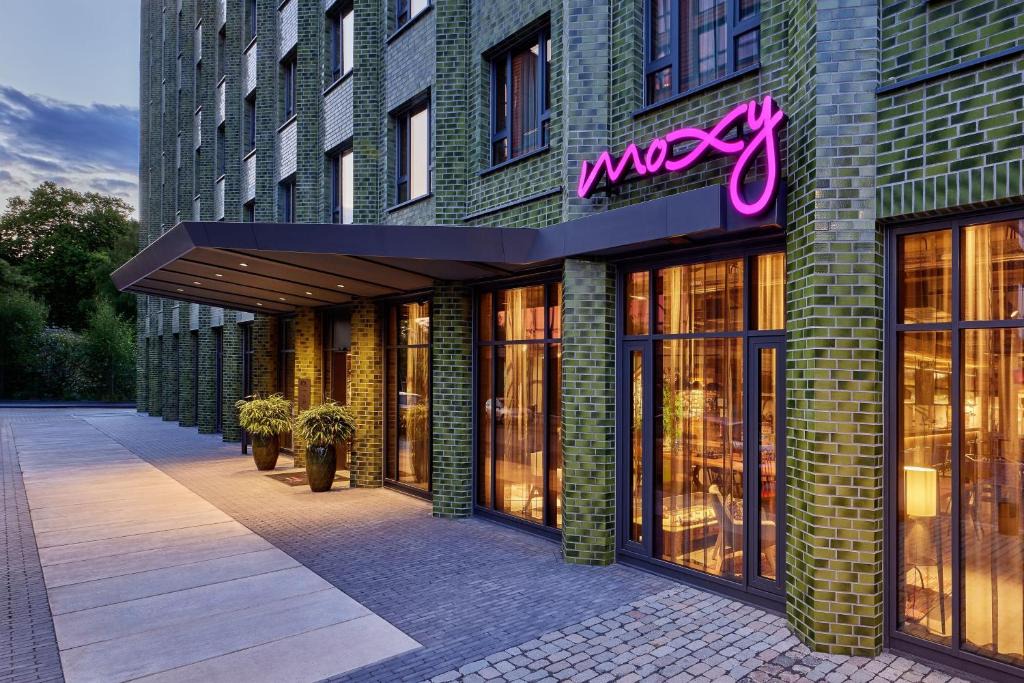 Muelheim Hotel | Moxy Cologne Muelheim