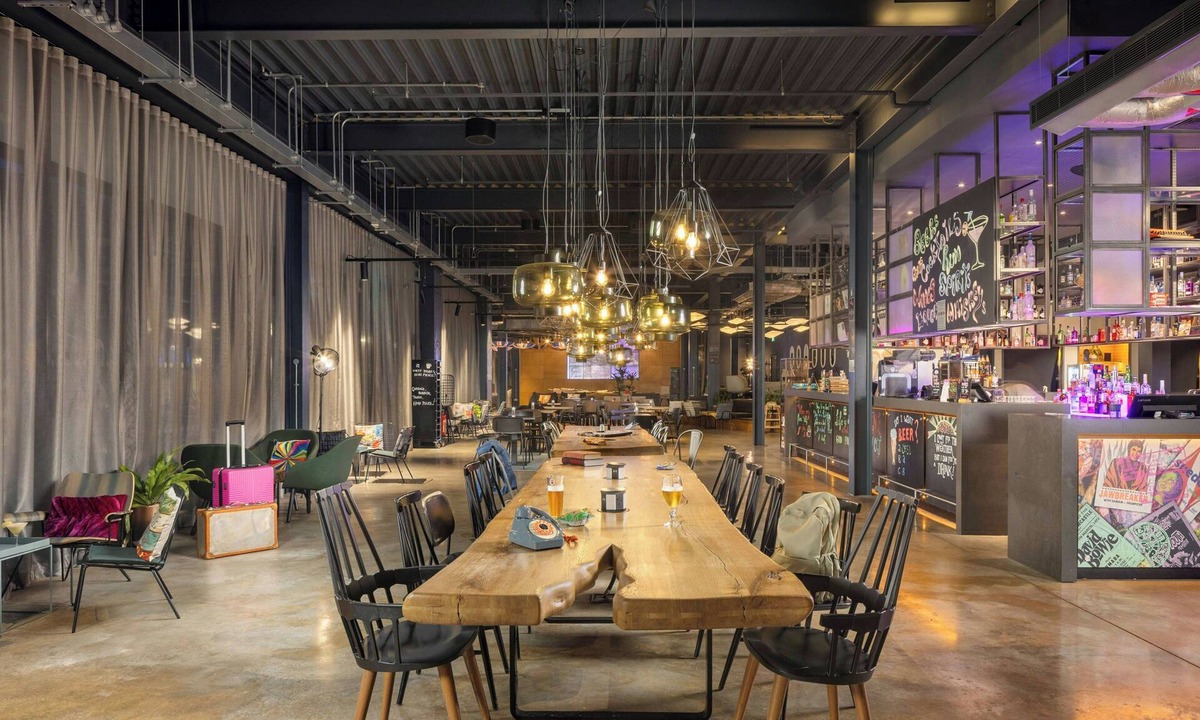 Cranford Hotel | MOXY London Heathrow Airport