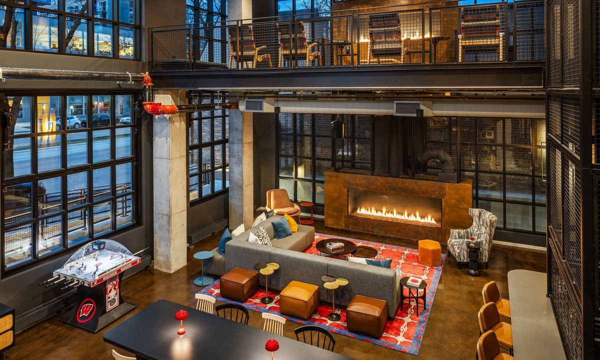 Tenney-Lapham Hotel | Moxy Madison Downtown