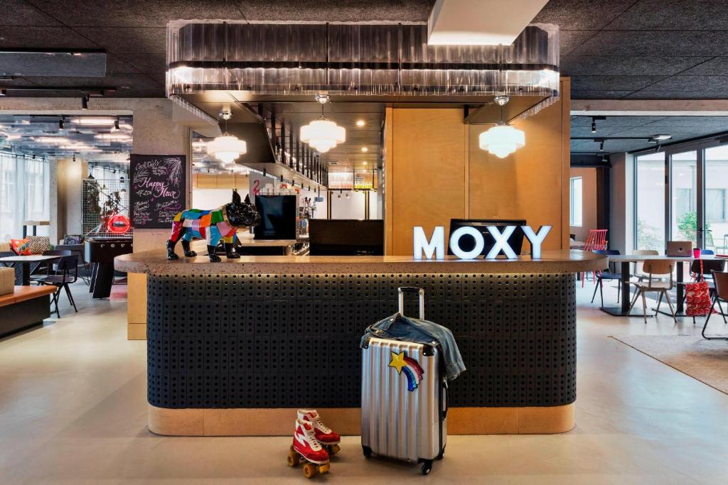 Quartier Saint-Ambroise Hotel | Moxy Paris Bastille