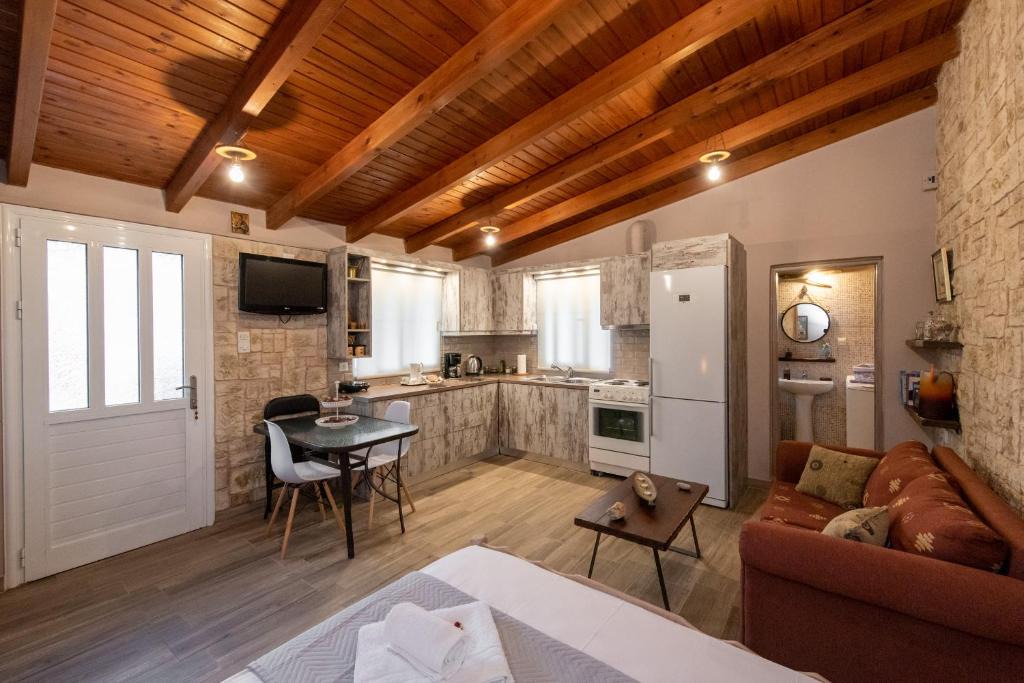 Amarinthos Apartment | Mozart House Studio