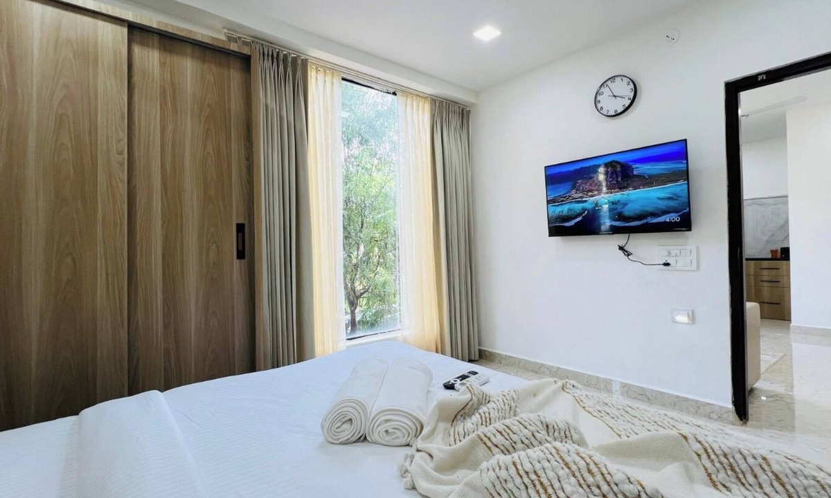 Sector 14 Hotel | MOZO Banquet and Conference Hall Gurgaon