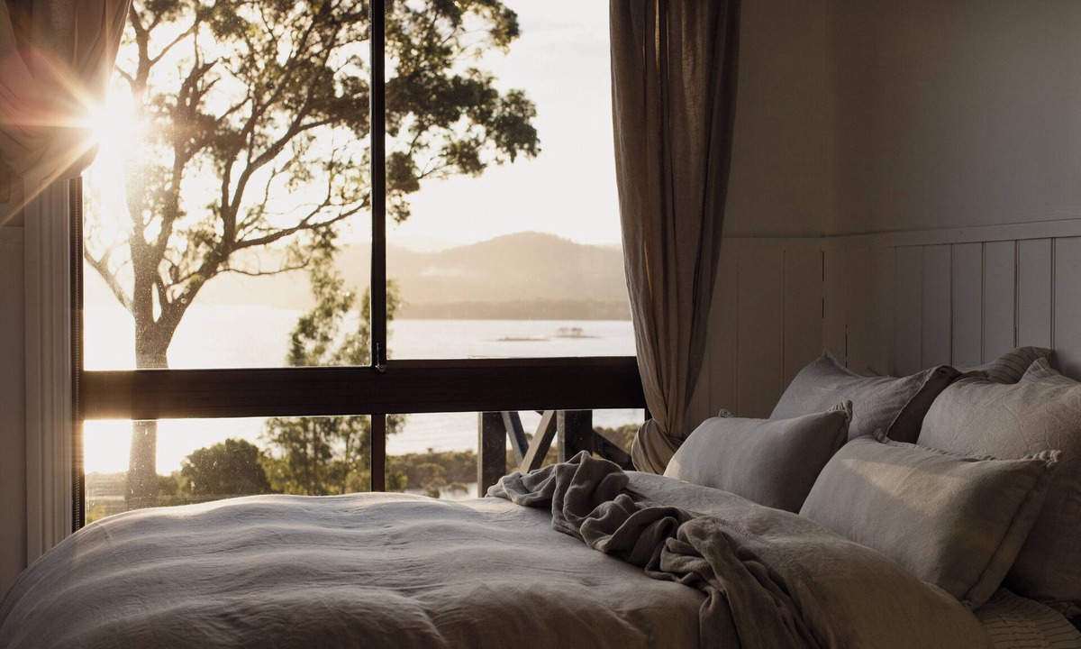 White Beach House | Mr BlackGordon