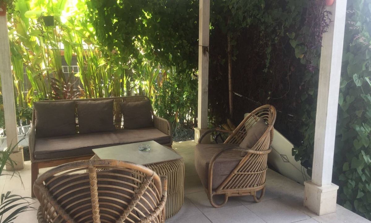Batu Bolong Hotel | Ms Snack Point Bed & Breakfast
