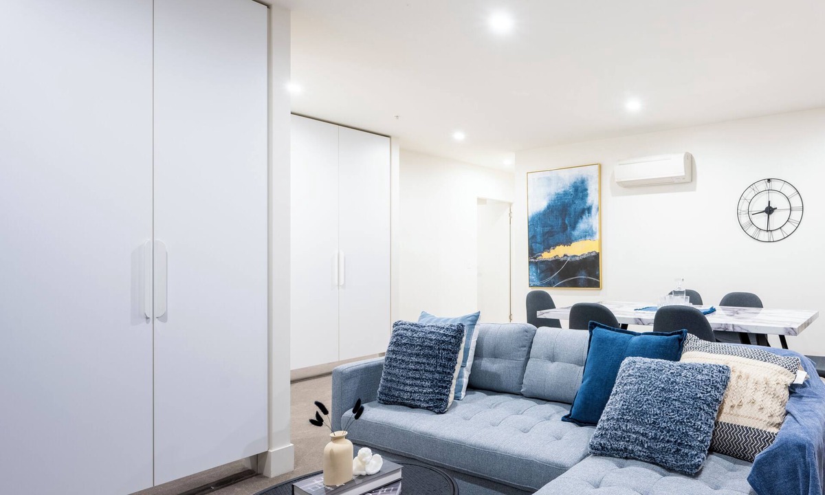 Melbourne Central Business District Apartment | MSA Vision: 3-Bed 2-Bath apartment with Balcony, City Views, Gym, Pool & Parking