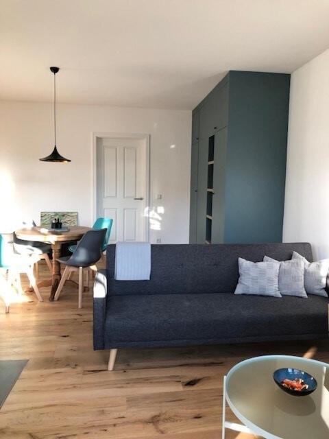 Harleshausen Apartment | MSF Apartment Green Wolf